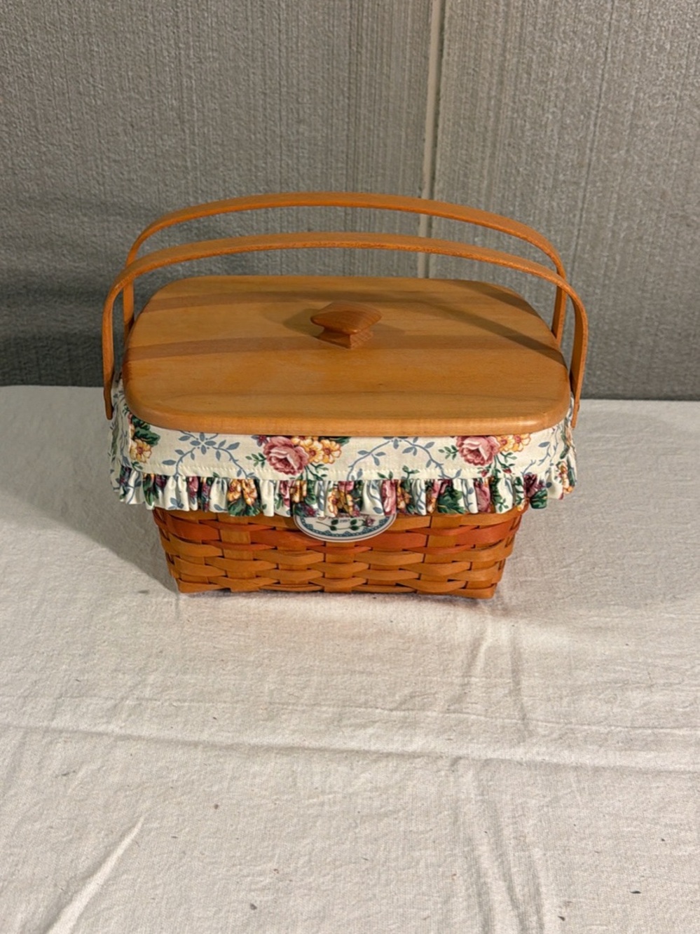 Longaberger Floral Trim Woven Picnic Basket with Wood Lid
